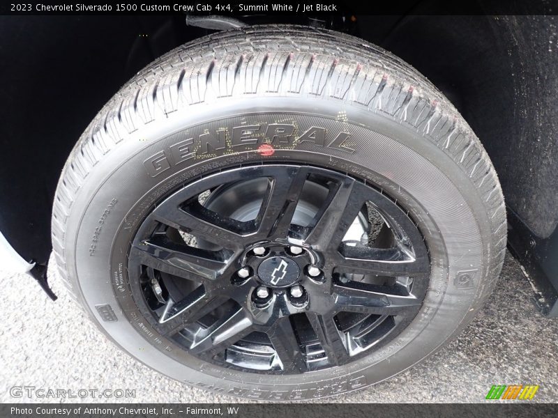 Summit White / Jet Black 2023 Chevrolet Silverado 1500 Custom Crew Cab 4x4