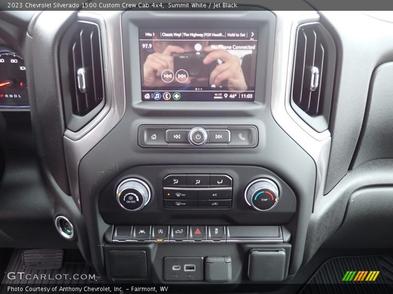 Summit White / Jet Black 2023 Chevrolet Silverado 1500 Custom Crew Cab 4x4