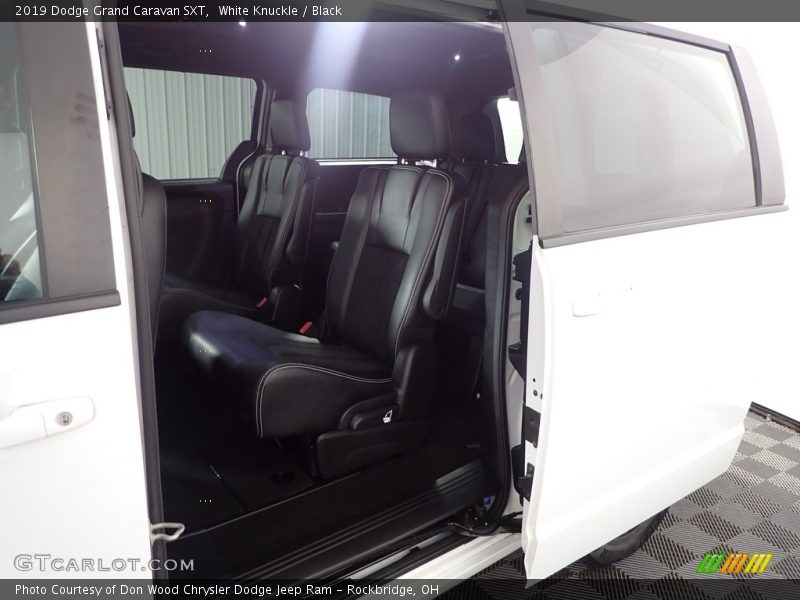 White Knuckle / Black 2019 Dodge Grand Caravan SXT