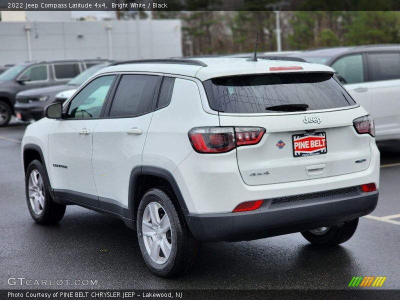 Bright White / Black 2022 Jeep Compass Latitude 4x4