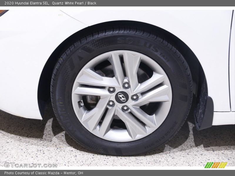 Quartz White Pearl / Black 2020 Hyundai Elantra SEL