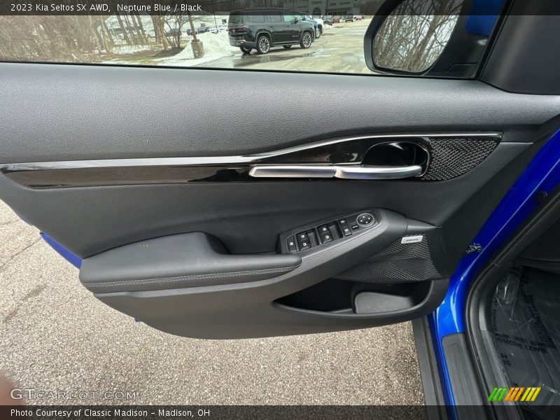 Door Panel of 2023 Seltos SX AWD