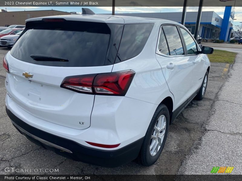 Summit White / Jet Black 2023 Chevrolet Equinox LT