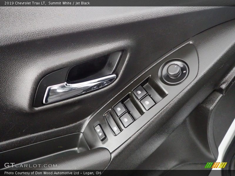 Summit White / Jet Black 2019 Chevrolet Trax LT