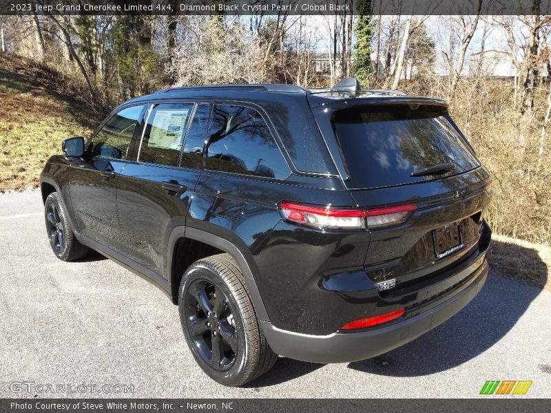 Diamond Black Crystal Pearl / Global Black 2023 Jeep Grand Cherokee Limited 4x4
