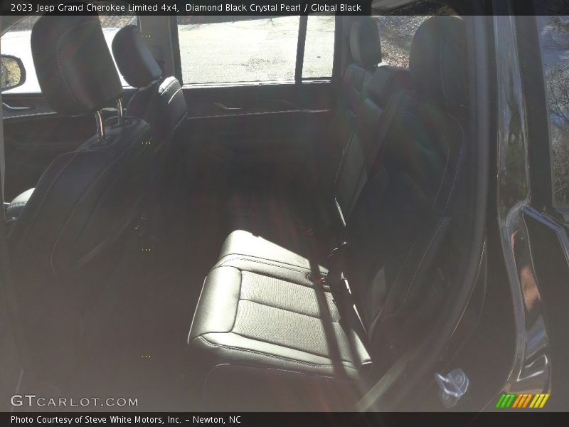 Diamond Black Crystal Pearl / Global Black 2023 Jeep Grand Cherokee Limited 4x4