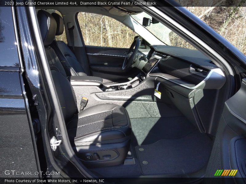 Diamond Black Crystal Pearl / Global Black 2023 Jeep Grand Cherokee Limited 4x4