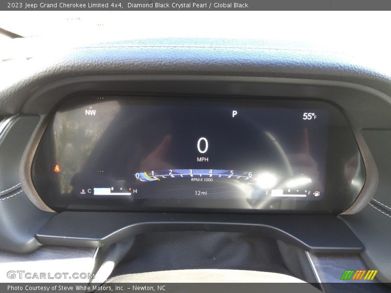 Diamond Black Crystal Pearl / Global Black 2023 Jeep Grand Cherokee Limited 4x4
