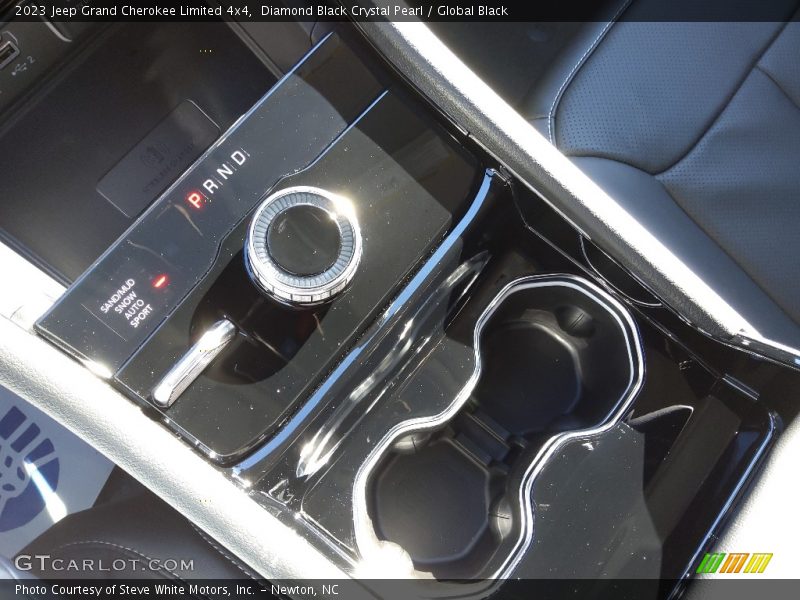 Diamond Black Crystal Pearl / Global Black 2023 Jeep Grand Cherokee Limited 4x4