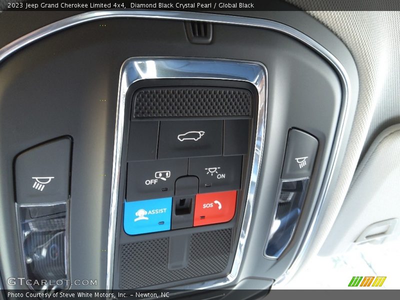 Diamond Black Crystal Pearl / Global Black 2023 Jeep Grand Cherokee Limited 4x4