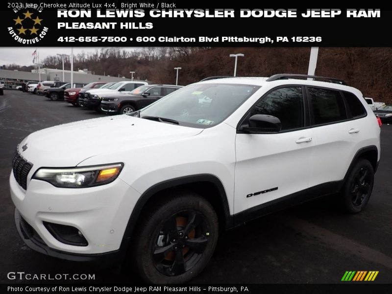 Bright White / Black 2023 Jeep Cherokee Altitude Lux 4x4
