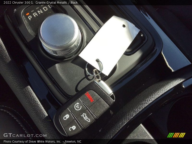  2022 300 S 8 Speed Automatic Shifter