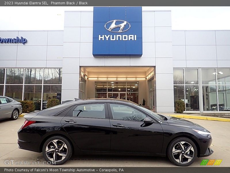 Phantom Black / Black 2023 Hyundai Elantra SEL