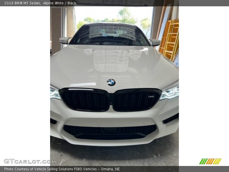 Alpine White / Black 2019 BMW M5 Sedan