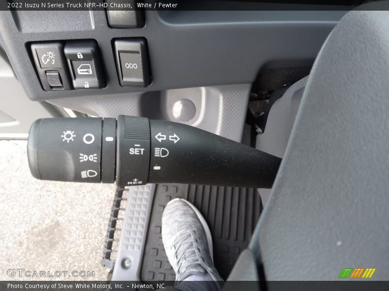 Controls of 2022 N Series Truck NPR-HD Chassis