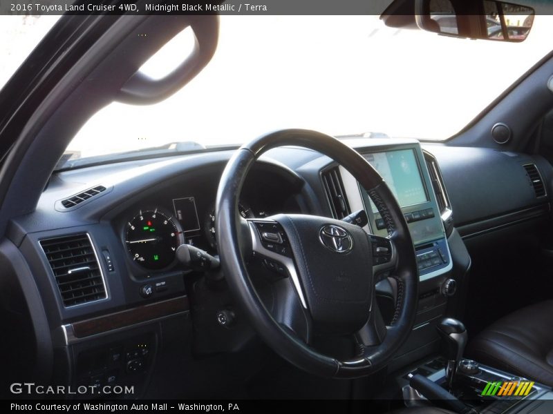 Midnight Black Metallic / Terra 2016 Toyota Land Cruiser 4WD
