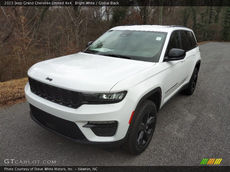 Bright White / Global Black 2023 Jeep Grand Cherokee Limited 4x4