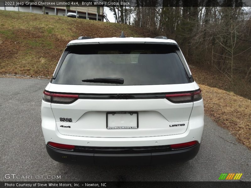 Bright White / Global Black 2023 Jeep Grand Cherokee Limited 4x4