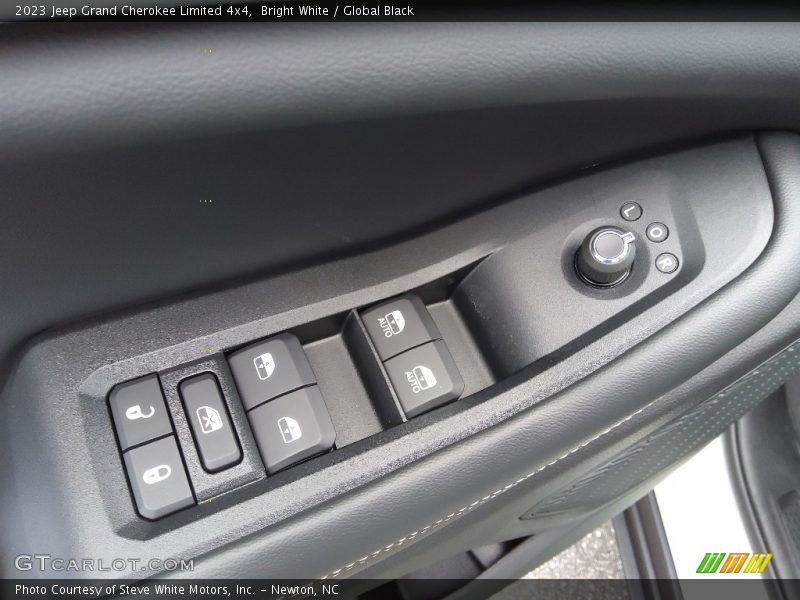Bright White / Global Black 2023 Jeep Grand Cherokee Limited 4x4