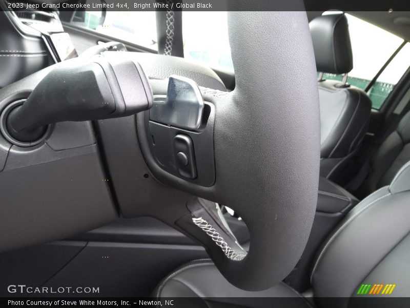 Bright White / Global Black 2023 Jeep Grand Cherokee Limited 4x4