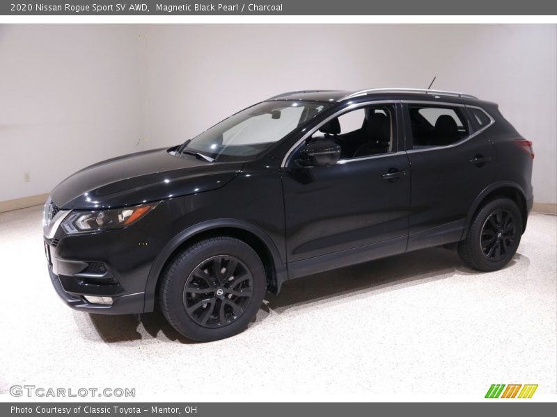 Front 3/4 View of 2020 Rogue Sport SV AWD