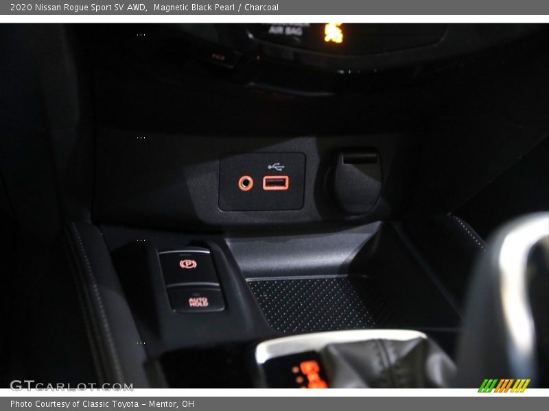 Magnetic Black Pearl / Charcoal 2020 Nissan Rogue Sport SV AWD