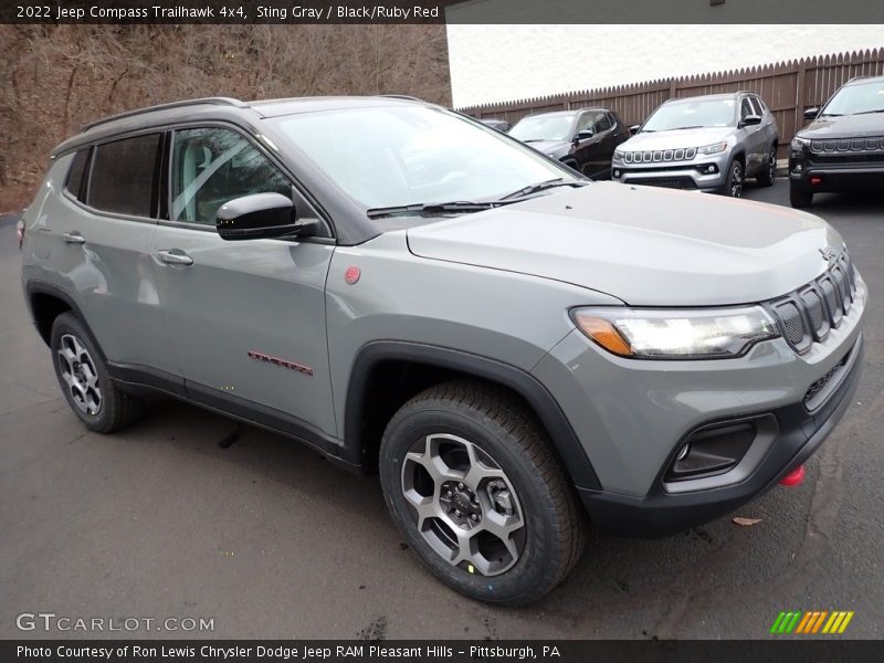 Front 3/4 View of 2022 Compass Trailhawk 4x4