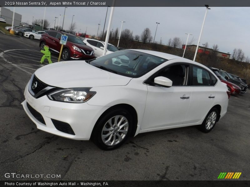 Aspen White Tricoat / Charcoal 2019 Nissan Sentra SV