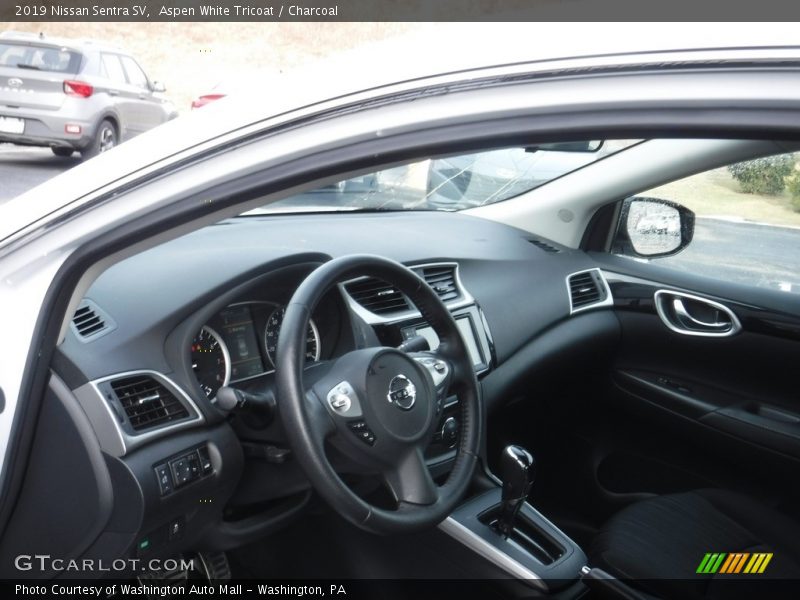 Aspen White Tricoat / Charcoal 2019 Nissan Sentra SV