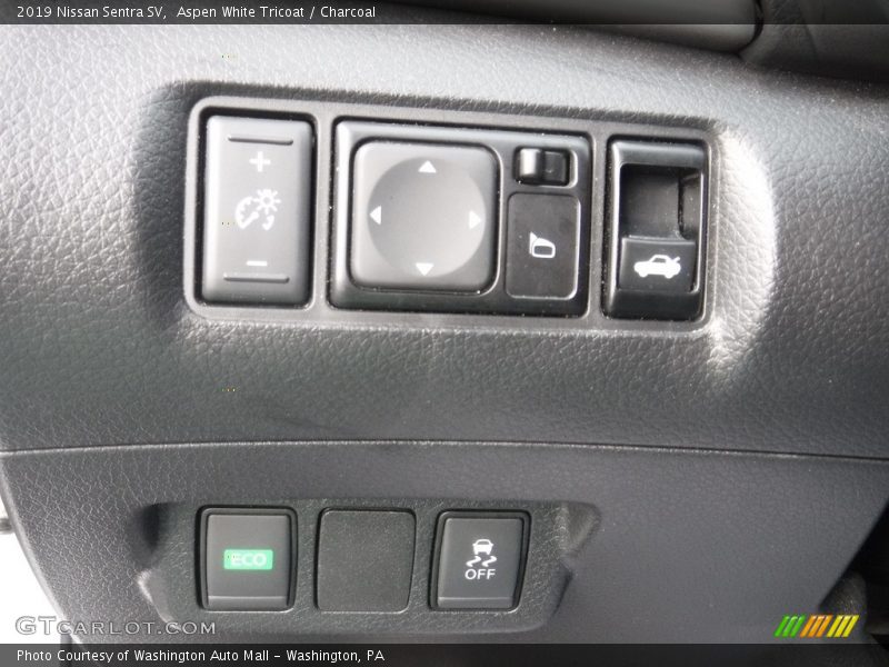 Aspen White Tricoat / Charcoal 2019 Nissan Sentra SV