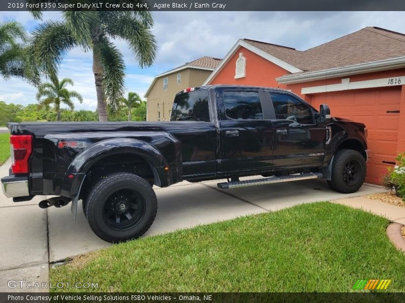 Agate Black / Earth Gray 2019 Ford F350 Super Duty XLT Crew Cab 4x4