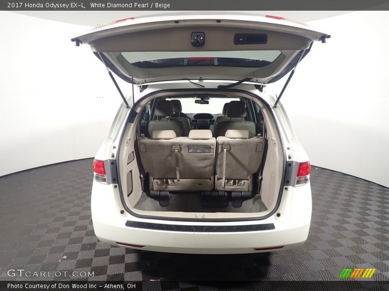 White Diamond Pearl / Beige 2017 Honda Odyssey EX-L