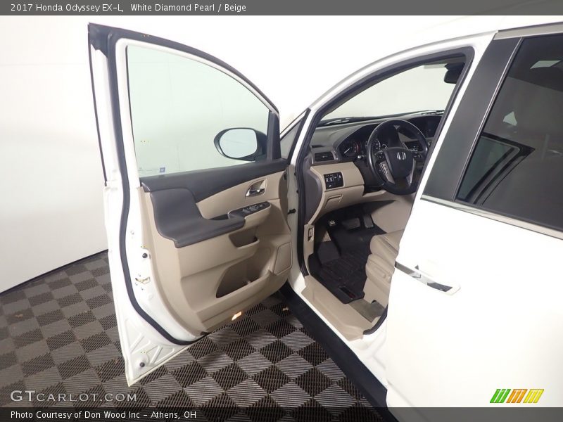 White Diamond Pearl / Beige 2017 Honda Odyssey EX-L