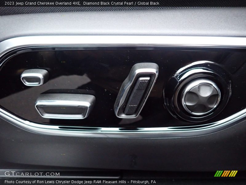 Diamond Black Crystal Pearl / Global Black 2023 Jeep Grand Cherokee Overland 4XE