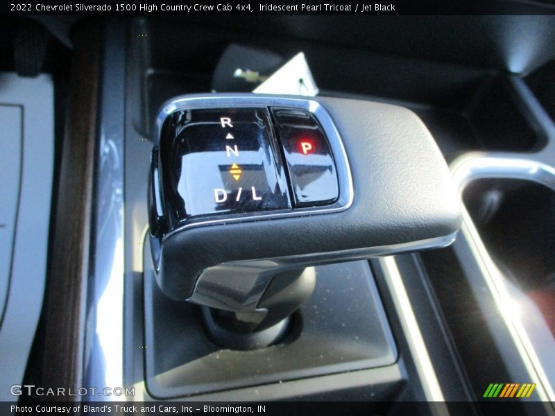 Iridescent Pearl Tricoat / Jet Black 2022 Chevrolet Silverado 1500 High Country Crew Cab 4x4