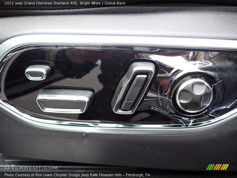 Bright White / Global Black 2023 Jeep Grand Cherokee Overland 4XE