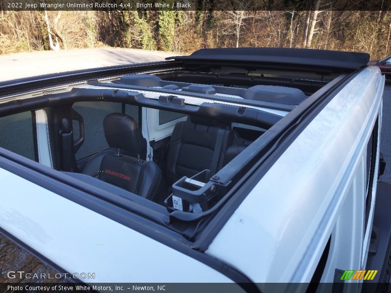 Bright White / Black 2022 Jeep Wrangler Unlimited Rubicon 4x4