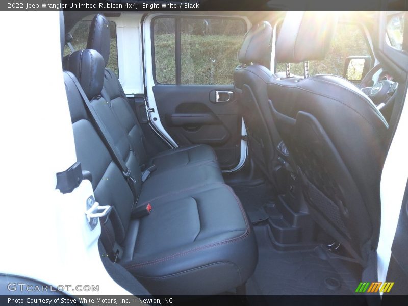 Bright White / Black 2022 Jeep Wrangler Unlimited Rubicon 4x4