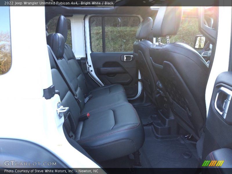 Bright White / Black 2022 Jeep Wrangler Unlimited Rubicon 4x4
