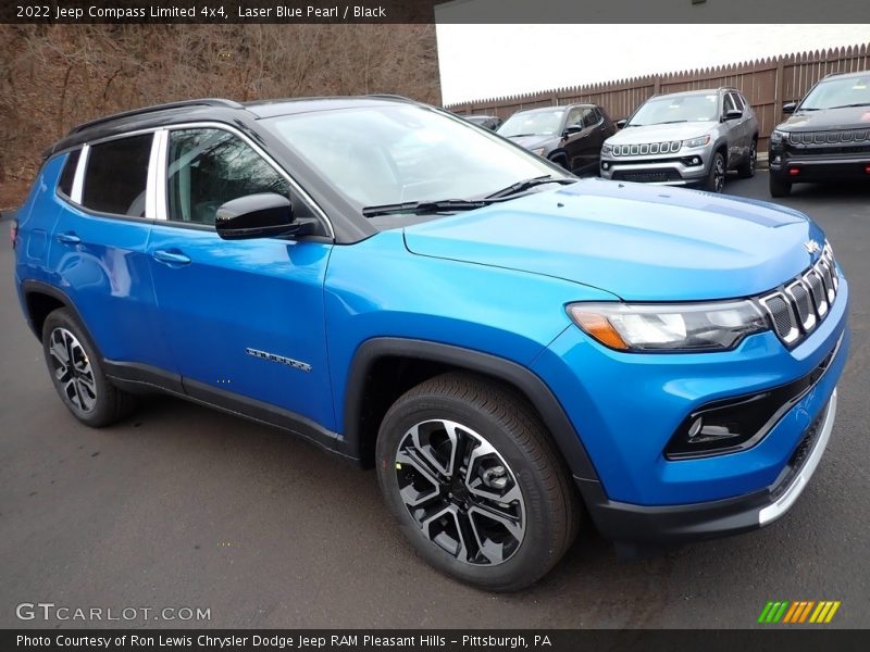 Front 3/4 View of 2022 Compass Limited 4x4