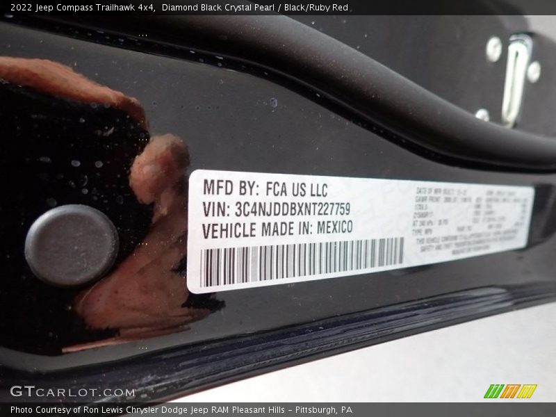Diamond Black Crystal Pearl / Black/Ruby Red 2022 Jeep Compass Trailhawk 4x4