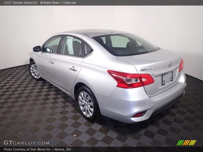 Brilliant Silver / Charcoal 2017 Nissan Sentra SV