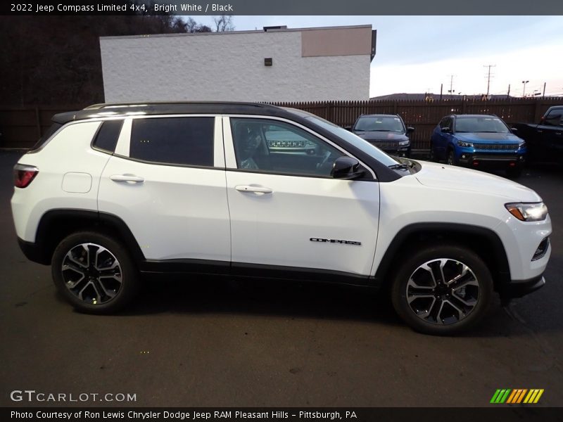 Bright White / Black 2022 Jeep Compass Limited 4x4