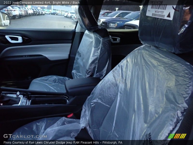 Bright White / Black 2022 Jeep Compass Limited 4x4