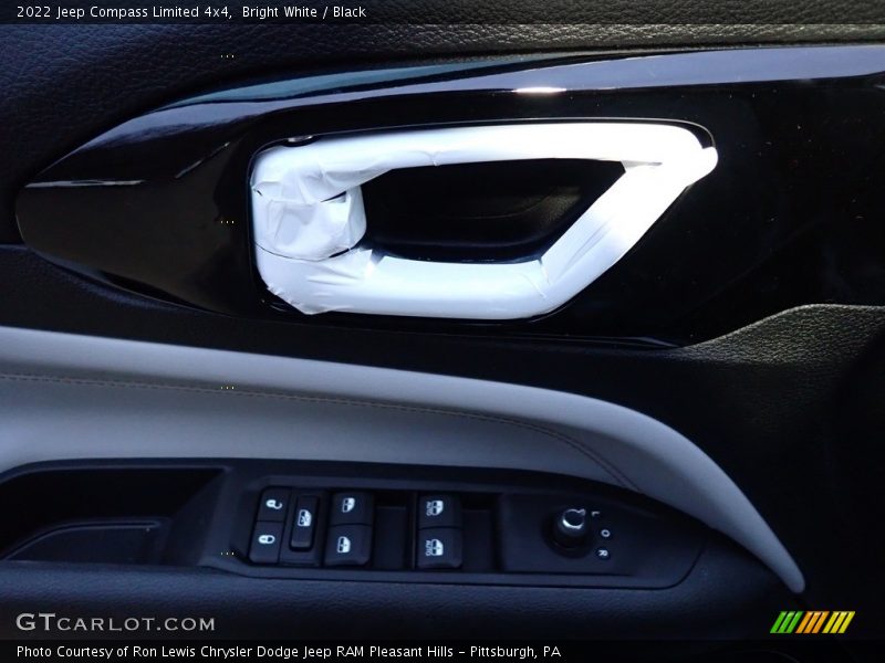 Bright White / Black 2022 Jeep Compass Limited 4x4