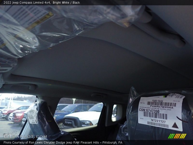 Bright White / Black 2022 Jeep Compass Limited 4x4