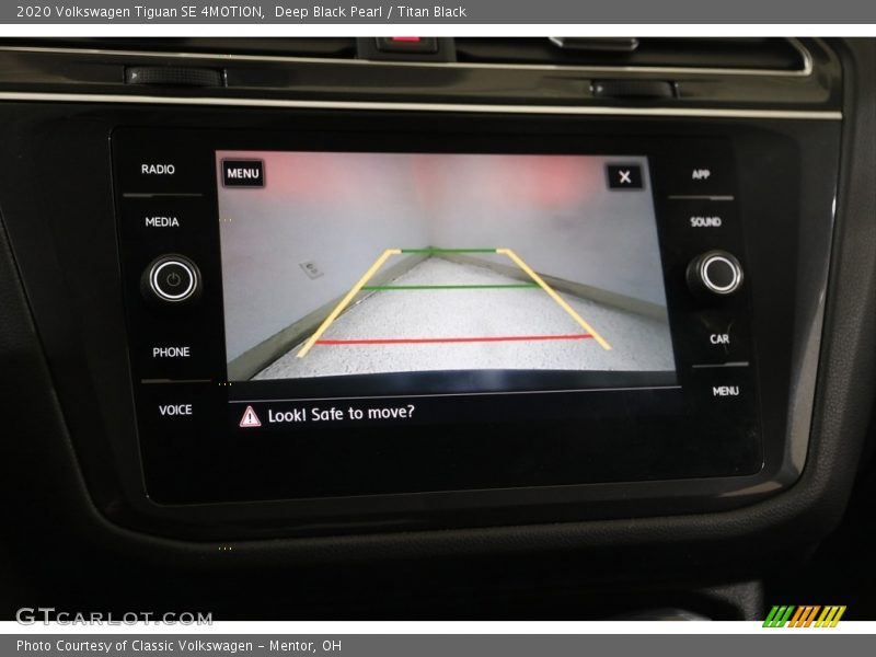 Deep Black Pearl / Titan Black 2020 Volkswagen Tiguan SE 4MOTION