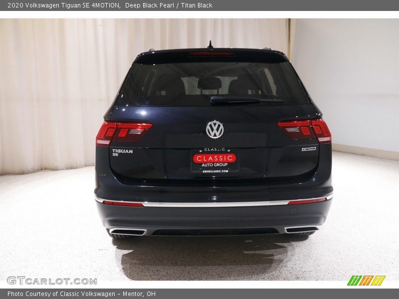 Deep Black Pearl / Titan Black 2020 Volkswagen Tiguan SE 4MOTION