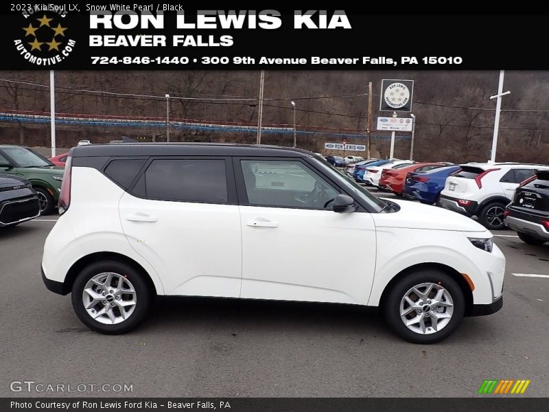 Snow White Pearl / Black 2023 Kia Soul LX