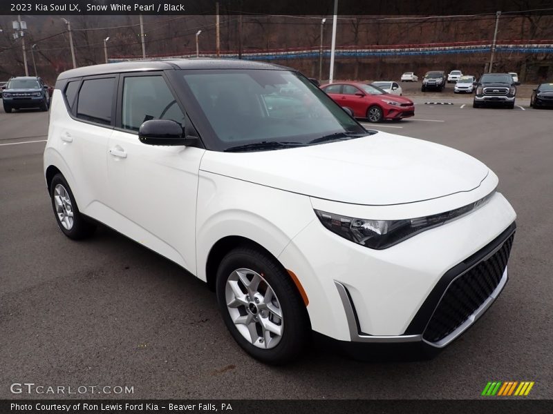 Snow White Pearl / Black 2023 Kia Soul LX
